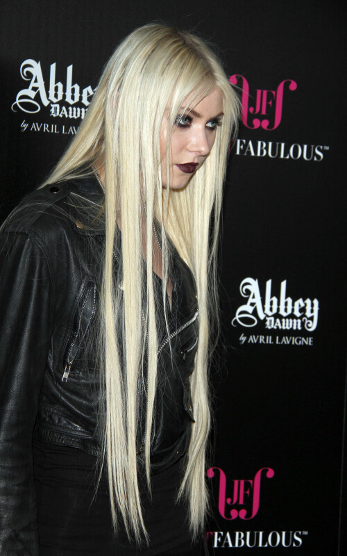 Taylor-Momsen-Kosty555.info--00345db73520ec9caca4