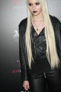 Taylor-Momsen-Kosty555.info--003663c88bd1b79eee16