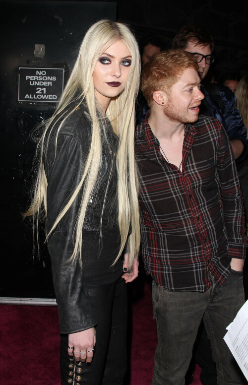 Taylor-Momsen-Kosty555.info--0039cd57abefbdf9b8b1