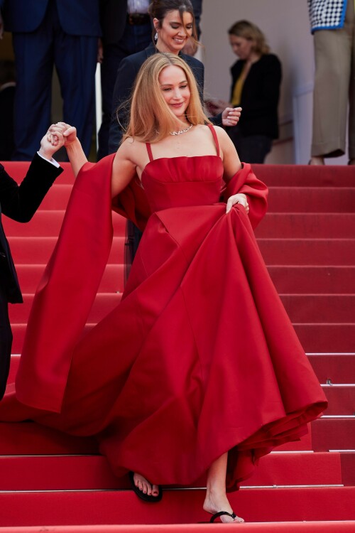 Jennifer_Lawrence_Cannes2023_1270143e990266b590f.jpeg