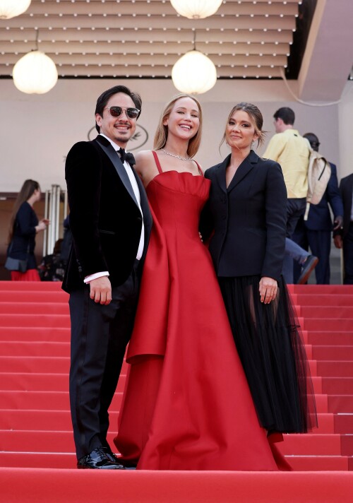 Jennifer_Lawrence_Cannes2023_1550e9839551282c6ee.jpeg