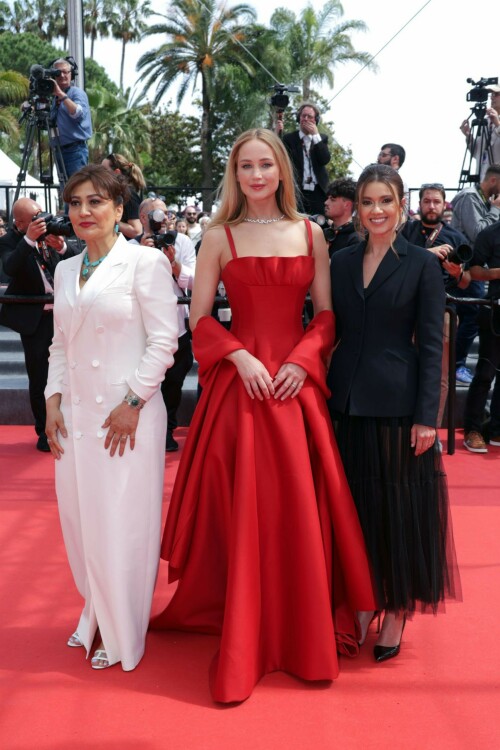 Jennifer_Lawrence_Cannes2023_19645e428beffb0f273.jpeg