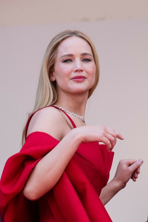 Jennifer_Lawrence_Cannes2023_20807bf1a96b0aa2cc5.jpeg