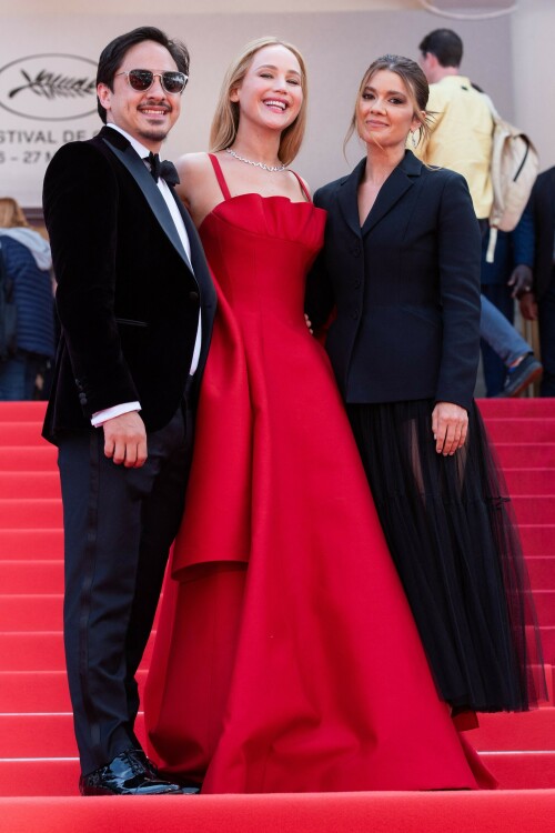 Jennifer_Lawrence_Cannes2023_211ee5cc5b88e6b5f31.jpeg