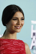 Victoria_Justice_2011-Kosty555--0018736e6de82eb18573