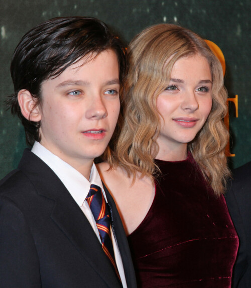 Chloe-Moretz-Kosty555.info--013a05110a1a353c704