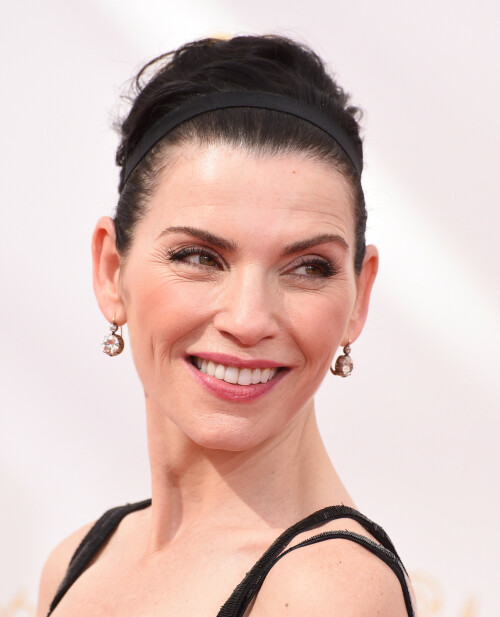 JuliannaMargulies_Emmy2014_54b02086d38c46c5bd.jpeg