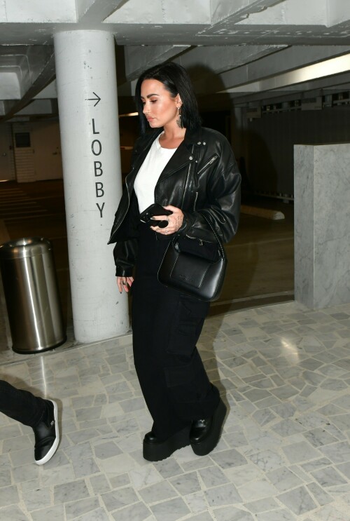 Demi-Lovato-Beverly-Hills---June-28-2023-21b7bdb3c62a33a42b.jpeg