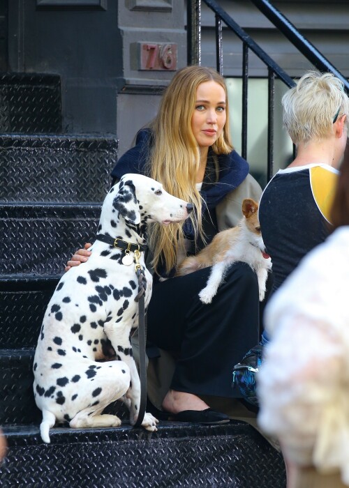 Jennifer-Lawrence-filming-a-Dior-commercial-New-York-June-28-2023-18403c82f2532db943.jpeg