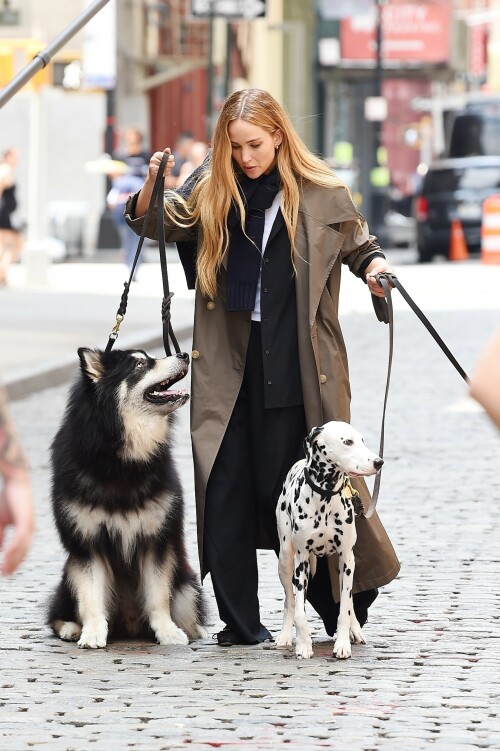 Jennifer-Lawrence-filming-a-Dior-commercial-New-York-June-28-2023-3390e660b799443d73.jpeg