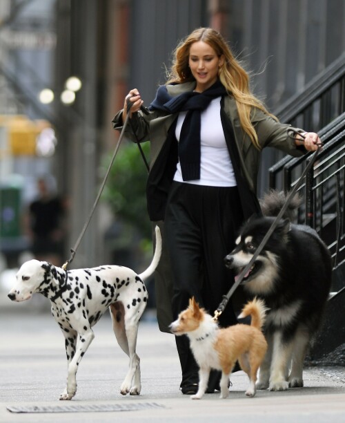 Jennifer-Lawrence-filming-a-Dior-commercial-New-York-June-28-2023-461b7beba6046094f1.jpeg