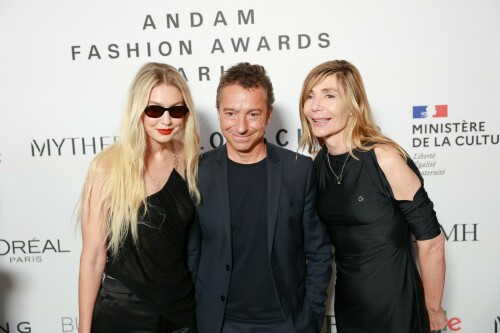 555-16b2af5cf8ca5df1e4