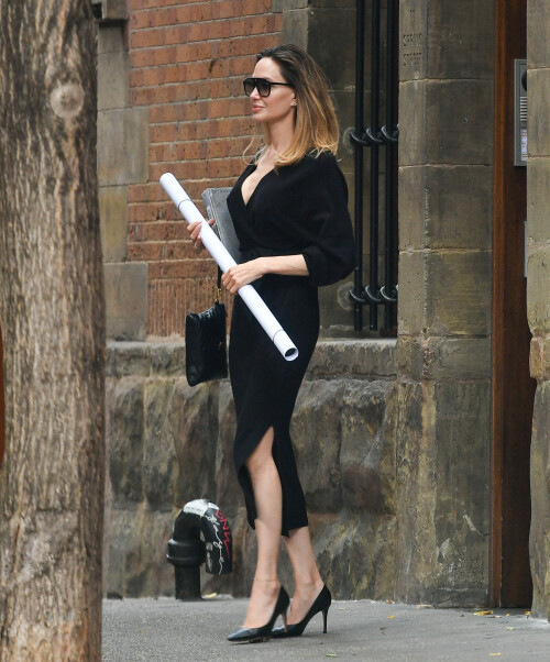 Angelina Jolie - Out in New York - 28.06.2023

More Pics: http://kosty555.info/index.php?showtopic=299222

#AngelinaJolie