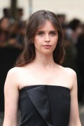 Felicity-Jones-Giorgio-Armani-Paris-France---04.07-1857010f377bacf73a