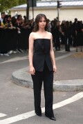 Felicity-Jones-Giorgio-Armani-Paris-France---04.07-427b1ecd7c37192e6