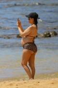 Kourtney-Kardashian-baby-bump-in-Kauai-Hawaii---July-11-2023-2939e3b2a1899e0ccd