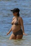 Kourtney-Kardashian-baby-bump-in-Kauai-Hawaii---July-11-2023-3574017ab28004af54