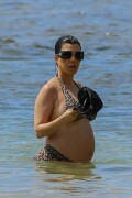 Kourtney-Kardashian-baby-bump-in-Kauai-Hawaii---July-11-2023-40746fb5a506b27442