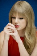 Taylor_Swift-Kosty555.info--0001efc52c8bcf476d2b