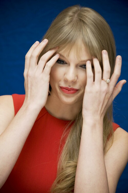 Taylor_Swift-Kosty555.info--00099b302d3ab564a431.jpeg