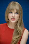 Taylor_Swift-Kosty555.info--0013e97659d5a8e9d728