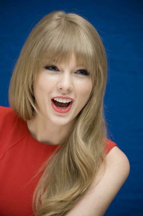 Taylor_Swift-Kosty555.info--00173e697cae5e0a5958.jpeg