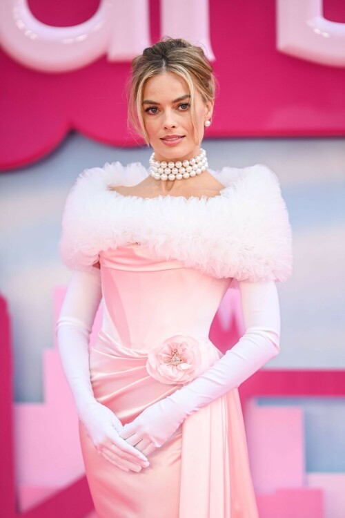 MargotRobbie_BarbieUK_July122023_0162d7fb962a308d447.jpeg