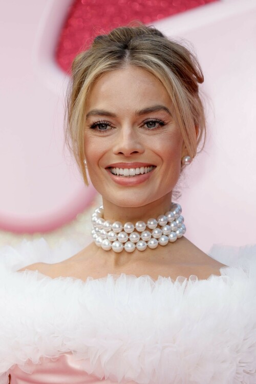 MargotRobbie_BarbieUK_July122023_092a2af8e36e18020b7.jpeg