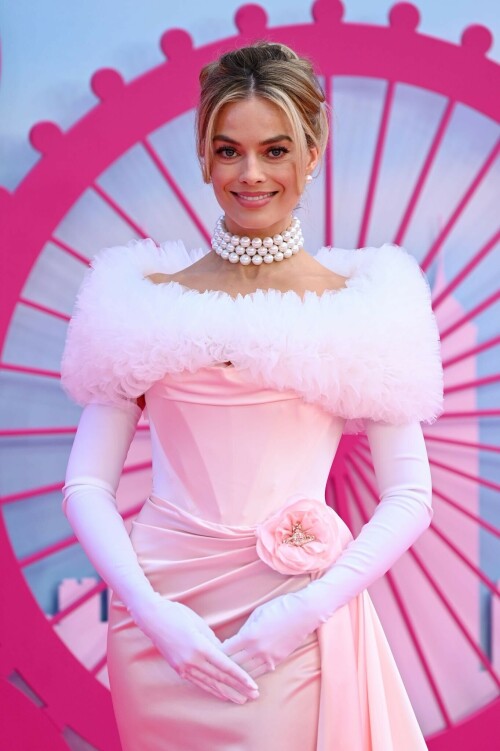 MargotRobbie_BarbieUK_July122023_124dfb354975ad690cd.jpeg