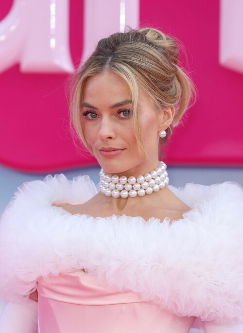 MargotRobbie_BarbieUK_July122023_169d4629c9fbeac9ddd.jpeg