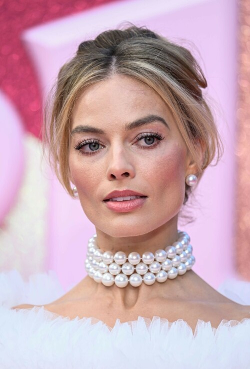 MargotRobbie_BarbieUK_July122023_173effdd0063df4a80a.jpeg