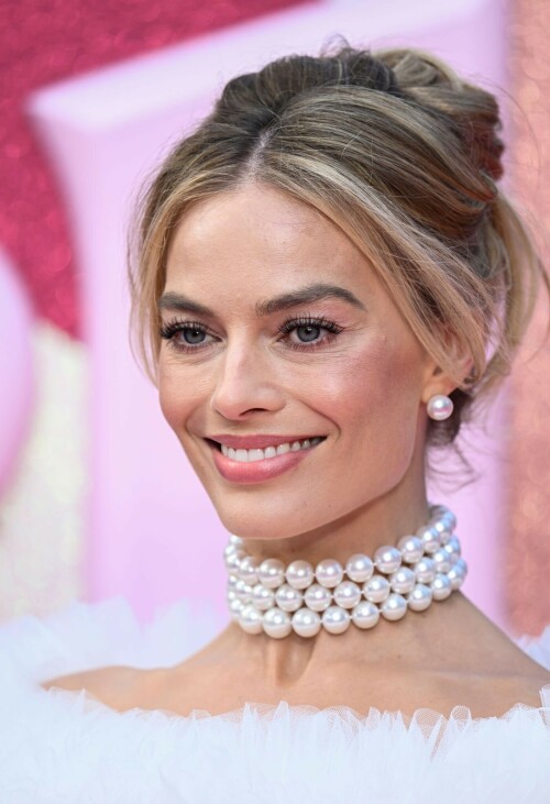 MargotRobbie_BarbieUK_July122023_1938f41c7376dce780b