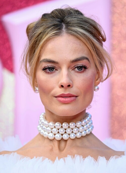 MargotRobbie_BarbieUK_July122023_26302297d513f76970a.jpeg