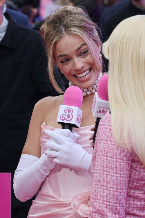 MargotRobbie_BarbieUK_July122023_296203d77bf582dedab.jpeg