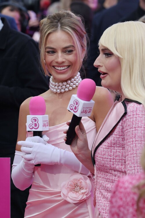 MargotRobbie_BarbieUK_July122023_297d6627d37f464f3e1.jpeg