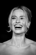 MargotRobbie_BarbieUK_Photocall_July122023_070c3e32e2ac4f1930