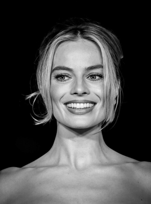 MargotRobbie_BarbieUK_Photocall_July122023_09d57658c0a0383923.jpeg