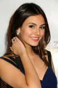 Victoria-Justice-KIIS-FMs-Jingle-Ball-2010-in-LA---Dec-5-2010-Kosty555.info01052151f4abd9bc7e9