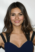 Victoria-Justice-KIIS-FMs-Jingle-Ball-2010-in-LA---Dec-5-2010-Kosty555.info01310f3e037aad010b7