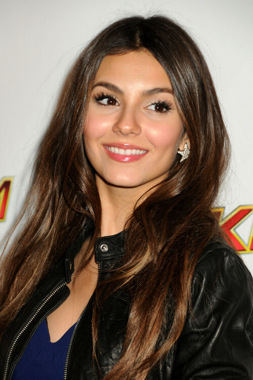 Victoria-Justice-KIIS-FMs-Jingle-Ball-2010-in-LA---Dec-5-2010-Kosty555.info01836890dc29b36758f.jpeg