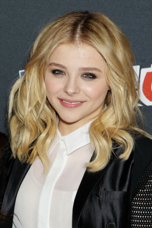 Chloe-Moretz-Kosty555.info--003ee7a6cdb10416c6a.jpeg