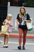 Kristen-Bell---Grocery-shopping-in-Los-Angeles-August-9-2023_HQPics.Space_001674eea82f58d8fd90