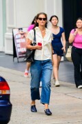 katie_holmes_out_in_new_york_08-08-2023-7f903fc7bdf80e119