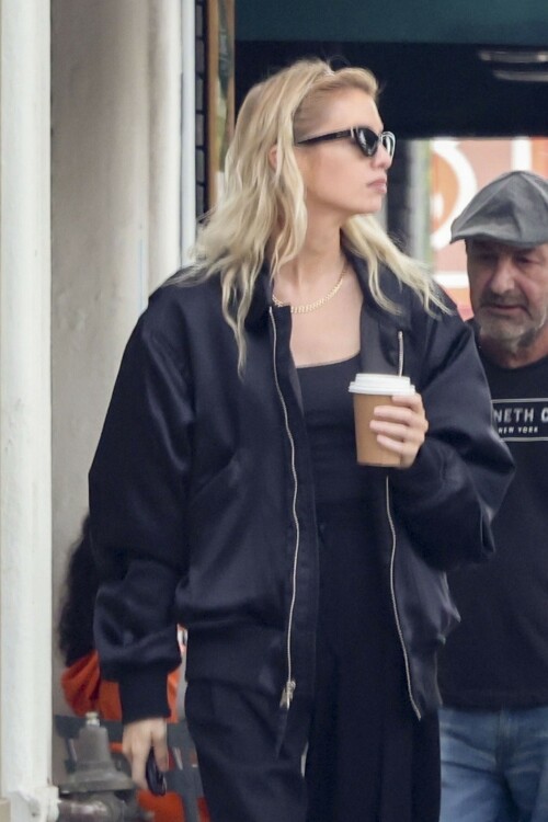 Stella Maxwell | Grabs coffee with a friend in an all-black ensemble in Los Feliz - August 21, 2023

#StellaMaxwell