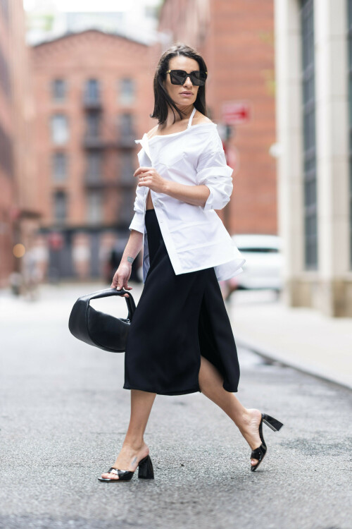 Lea Michele stepping out in New York - August 21, 2023

9 HQ pics: http://kosty555.info/index.php?showtopic=300160

Shoes by Far Michele Patent-Leather Mules
Bag by Far Cush Bag

#LeaMichele