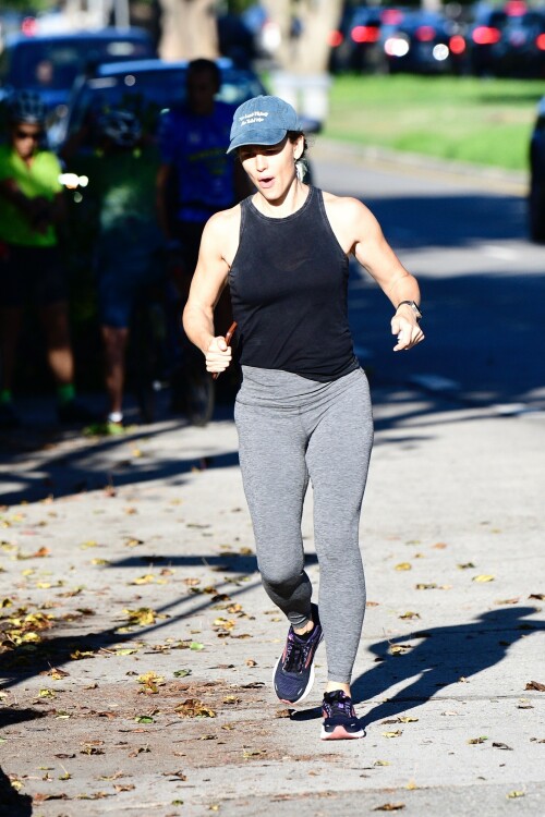 Jennifer Garner | Looks exhausted after an hour of intense running in the neighborhood in Brentwood - August 29, 2023

#JenniferGarner