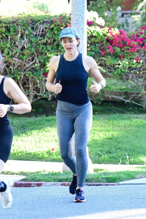 Jennifer Garner | Looks exhausted after an hour of intense running in the neighborhood in Brentwood - August 29, 2023

#JenniferGarner