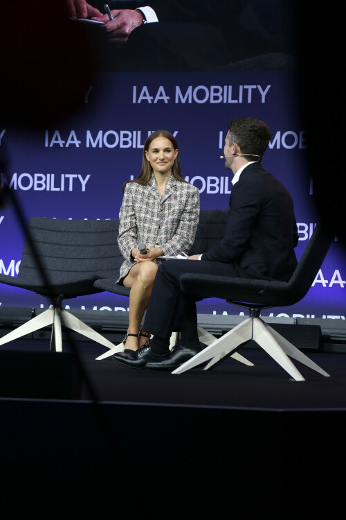 Natalie Portman at a Visionary Talk at IAA Mobility 2023 in Munich, Germany - September 5, 2023

Natalie Portman Has A Fashionable Tweed Moment in Germany Amid Benjamin Millepied Separation News

Natalie Portman rocks a chic tweed look for her appearance at the IAA Conference on Affordable Sustainable Mobility during the 2023 IAA MOBILITY show on Tuesday (September 5) in Munich, Germany.

This marks the 42-year-old actress’s first public appearance since the news of her separation from husband, Benjamin Millipied.

Natalie was noticeably not wearing her ring, as was the case last month.

Earlier today, the new trailer for her upcoming movie, May December, was released.

Here’s the summary: “20 years after their notorious tabloid romance gripped the nation, Gracie Atherton-Yu (Julianne Moore) and her husband Joe, 23 years her junior, (Charles Melton) brace themselves for their twins to graduate from high school. When Hollywood actress Elizabeth Berry (Portman) comes to spend time with the family to better understand Gracie, who she will be playing in a film, family dynamics unravel under the pressure of the outside gaze. Joe, never having processed what happened in his youth, starts to confront the reality of life as an empty-nester at 36.”

The movie will premiere on November 17.

JustJared

#NataliePortman