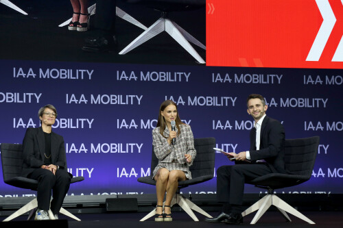 Natalie Portman at a Visionary Talk at IAA Mobility 2023 in Munich, Germany - September 5, 2023

Natalie Portman Has A Fashionable Tweed Moment in Germany Amid Benjamin Millepied Separation News

Natalie Portman rocks a chic tweed look for her appearance at the IAA Conference on Affordable Sustainable Mobility during the 2023 IAA MOBILITY show on Tuesday (September 5) in Munich, Germany.

This marks the 42-year-old actress’s first public appearance since the news of her separation from husband, Benjamin Millipied.

Natalie was noticeably not wearing her ring, as was the case last month.

Earlier today, the new trailer for her upcoming movie, May December, was released.

Here’s the summary: “20 years after their notorious tabloid romance gripped the nation, Gracie Atherton-Yu (Julianne Moore) and her husband Joe, 23 years her junior, (Charles Melton) brace themselves for their twins to graduate from high school. When Hollywood actress Elizabeth Berry (Portman) comes to spend time with the family to better understand Gracie, who she will be playing in a film, family dynamics unravel under the pressure of the outside gaze. Joe, never having processed what happened in his youth, starts to confront the reality of life as an empty-nester at 36.”

The movie will premiere on November 17.

JustJared

#NataliePortman