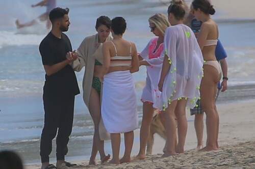 Selena Gomez in a bikini on the beach in Honolulu, HI - January 1, 2020

Ouch! Selena Gomez Gets Stung by a Man-of-War During Her Hawaiian Vacation

Selena Gomez is taking time for herself in 2020! Over the weekend, the 27-year-old singer was spotted enjoying a beach day in Hawaii with her pals. Selena donned a green floral bikini as she took in the scenic views, but she then had a scary moment when she was stung by a man-of-war. Ouch! Luckily, her friends were there to help her out, and one of them even carried her the rest of the way.

Selena has also been sharing snaps from her getaway on Instagram, and aside from getting stung, it looked like total bliss. While one shot featured her posing on a yacht, another showed her looking toward a stunning sunset. "Hi New Year. Let's make this one better than the rest," she captioned the photos. She posted even more scenic pictures from the trip on her Instagram Story, including a snapshot of her modeling a slip dress against an ocean background.

She appears to be taking a break from promoting her forthcoming album, Rare, which is set to be released on Jan. 10. Not only has Selena previously teased her new collection of songs on Instagram, but she also rocked some new merch for the anticipated LP, which will include her singles "Look at Her Now" and "Lose You to Love Me." But for the time being, she's swapping her luxe outfits for some sexy swimwear. Keep scrolling to see more photos from her Hawaiian getaway!

popsugar

#SelenaGomez